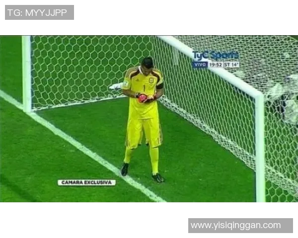 《断手球星的传奇归来 足球场上的不屈精神与荣耀》 《断手球星的传奇归来 足球场上的不屈精神与荣耀》