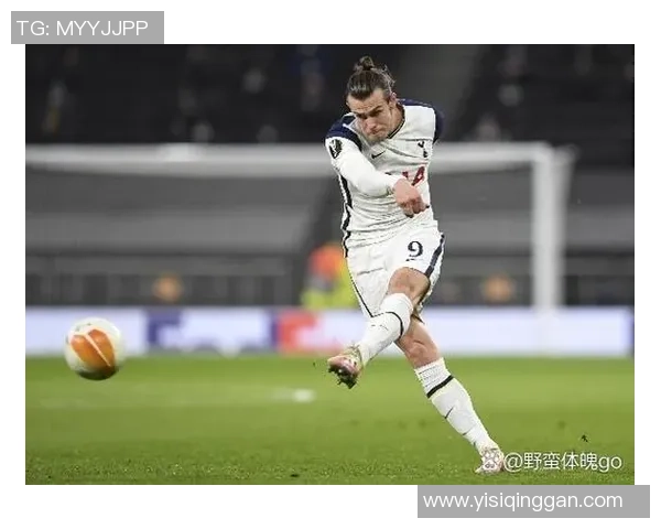 矮个足球球星的崛起:身高不代表一切,技艺与智慧成就辉煌职业生涯 矮个足球球星的崛起:身高不代表一切,技艺与智慧成就辉煌职业生涯