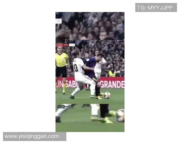 滨州足球球星卡收藏热潮掀起 足球爱好者热衷收藏与交流